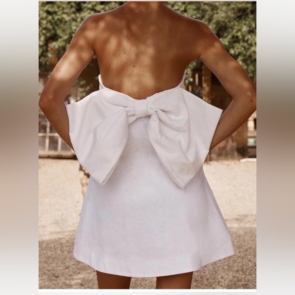 Elegant White Bow-Back Dress